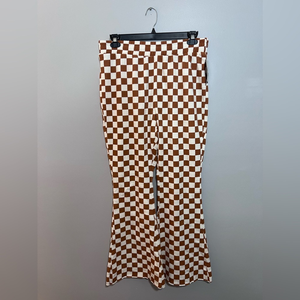 Woman’s Grayson Threads Flare Pants Size XL